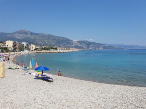 Beautiful studio near sea (free parking)